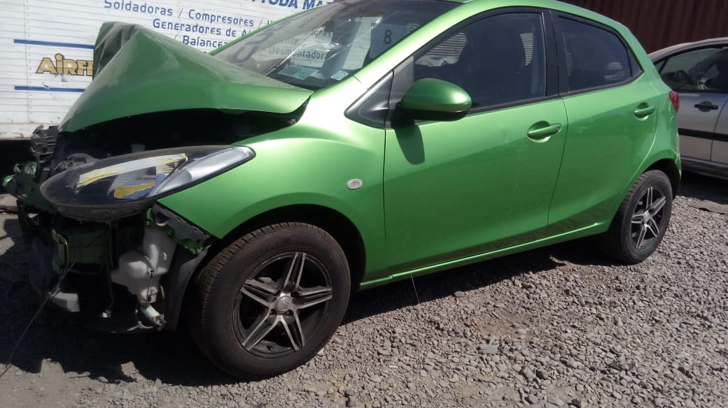 Mazda 2  USADO
